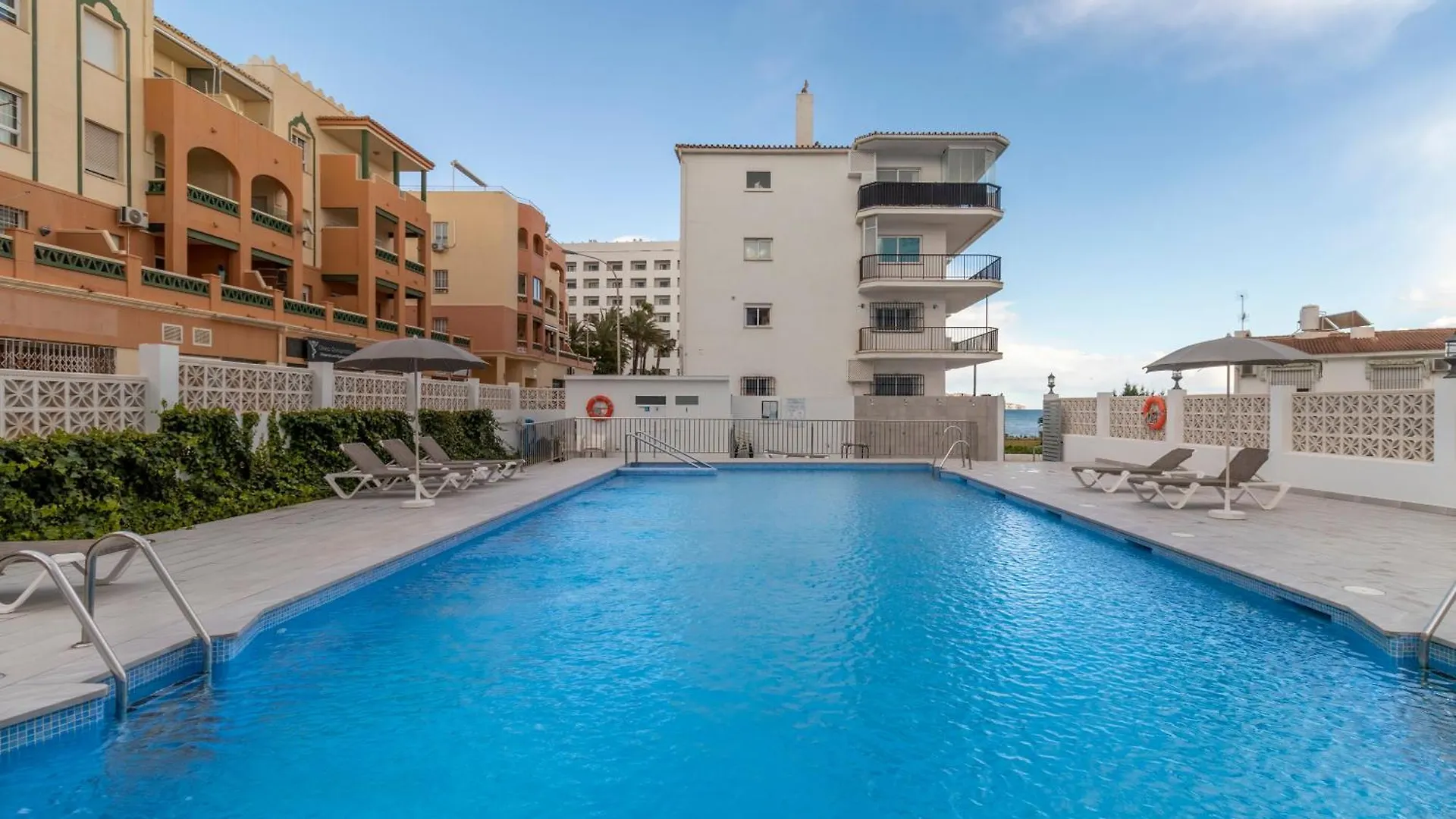 Rentitspain Apartamento Arce 13 Balcon Con Vista Al Mar Nerja Apartment