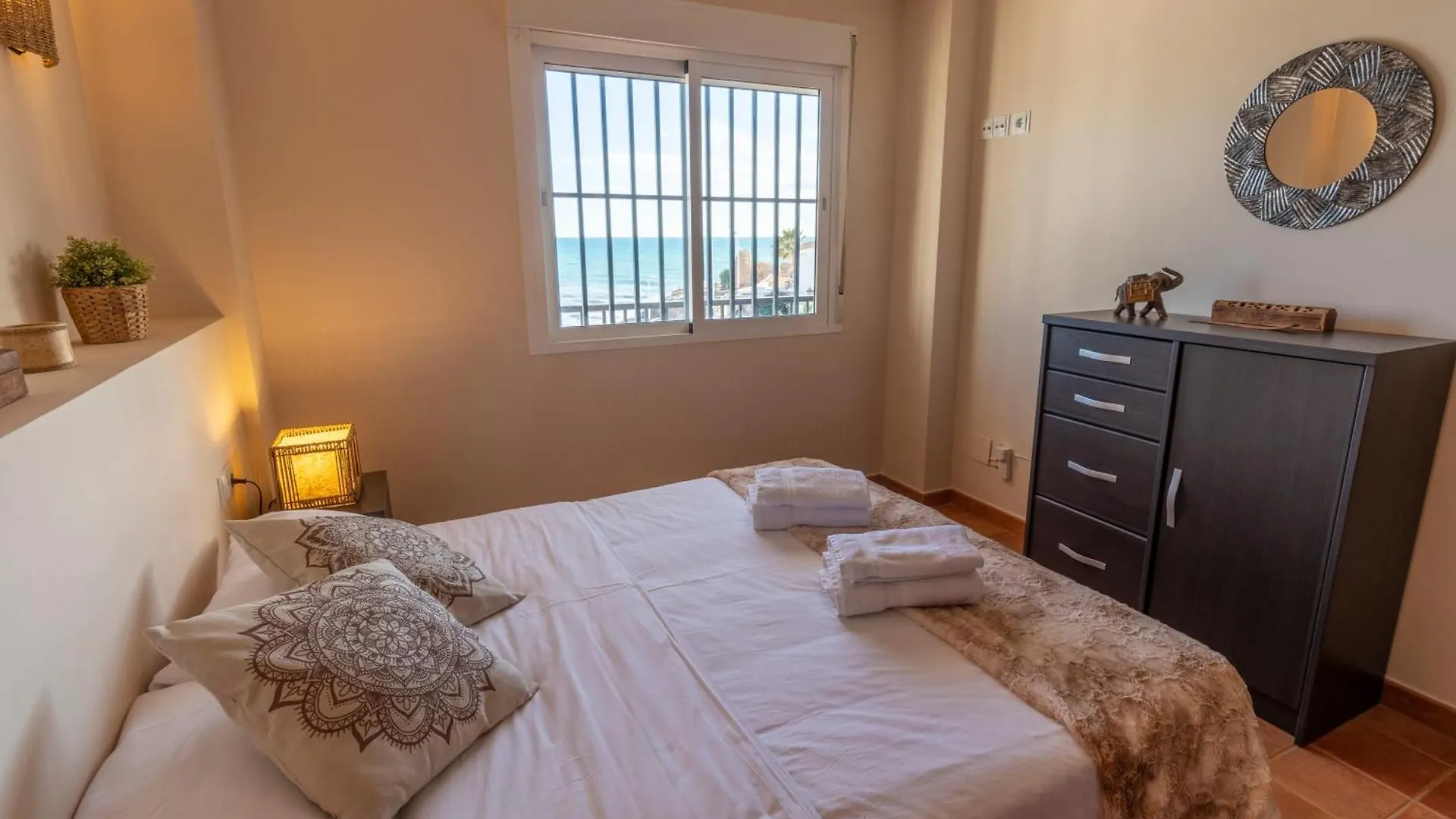 Rentitspain Apartamento Arce 13 Balcon Con Vista Al Mar Nerja Apartment